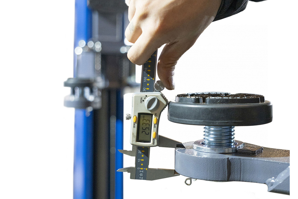 NORDBERG (N4120HE-4B_3+2_380) Подъемник двухстоечный 4 т, верхняя синхронизация, с электростопорами, H=3,6 м, 380 В, синий