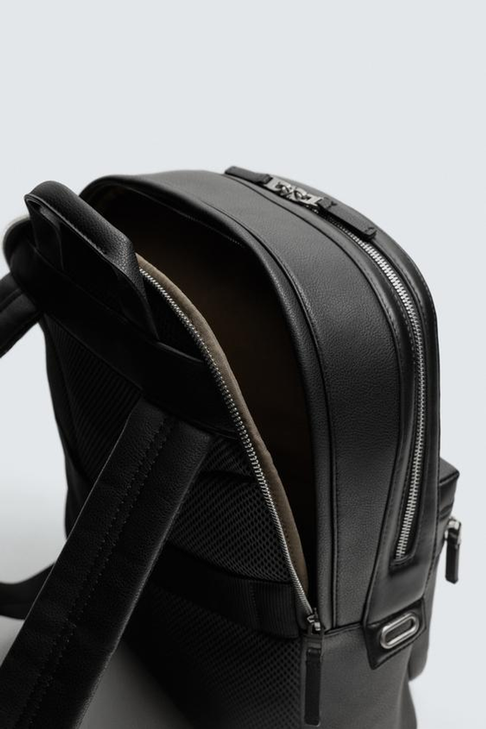 ZARA РЮКЗАК С ТЕКСТУРОЙ, ЧЕРНЫЙ