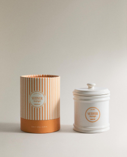 Zara Home Свеча ароматическая Vetiver Mango 300 г, растительный воск, аромат древесный, Коричневый