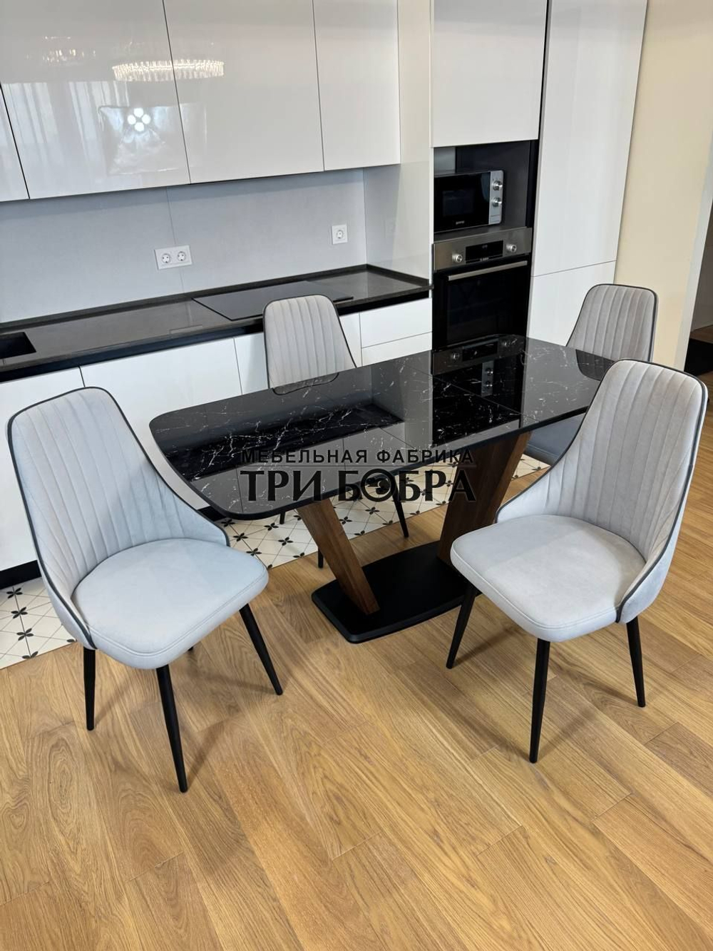 Кухонный раскладной стол "Прадо" черный мрамор и 4 стула Сорренто