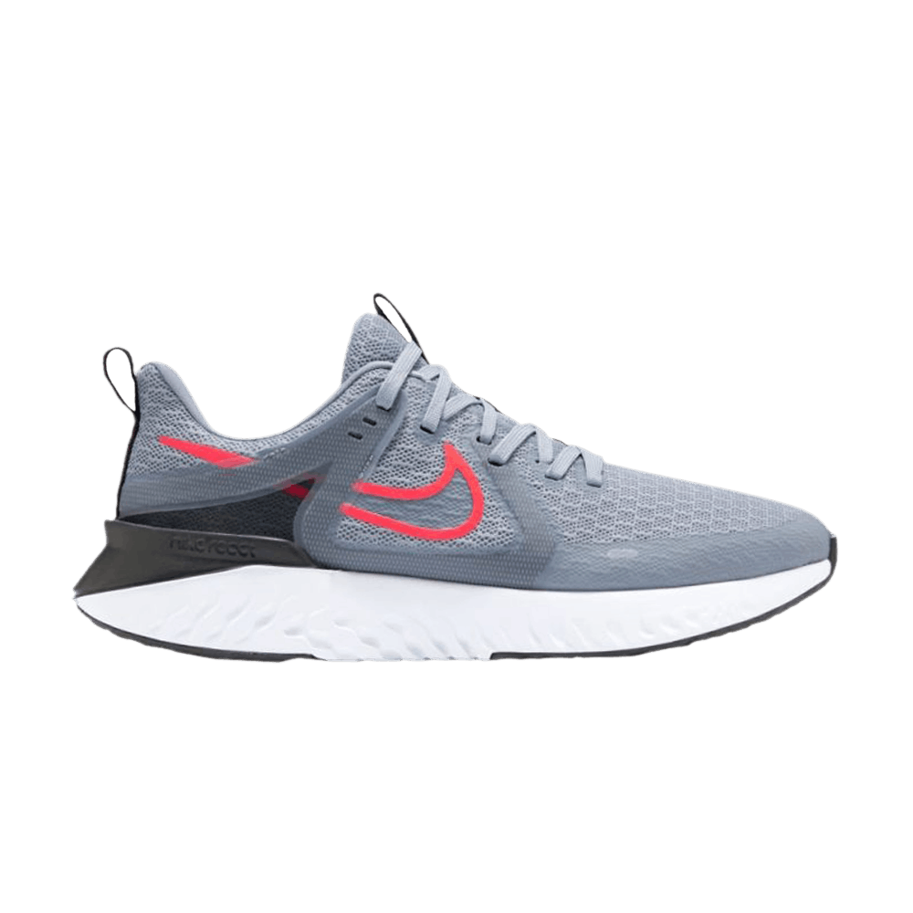 Кроссовки Nike Legend React 2