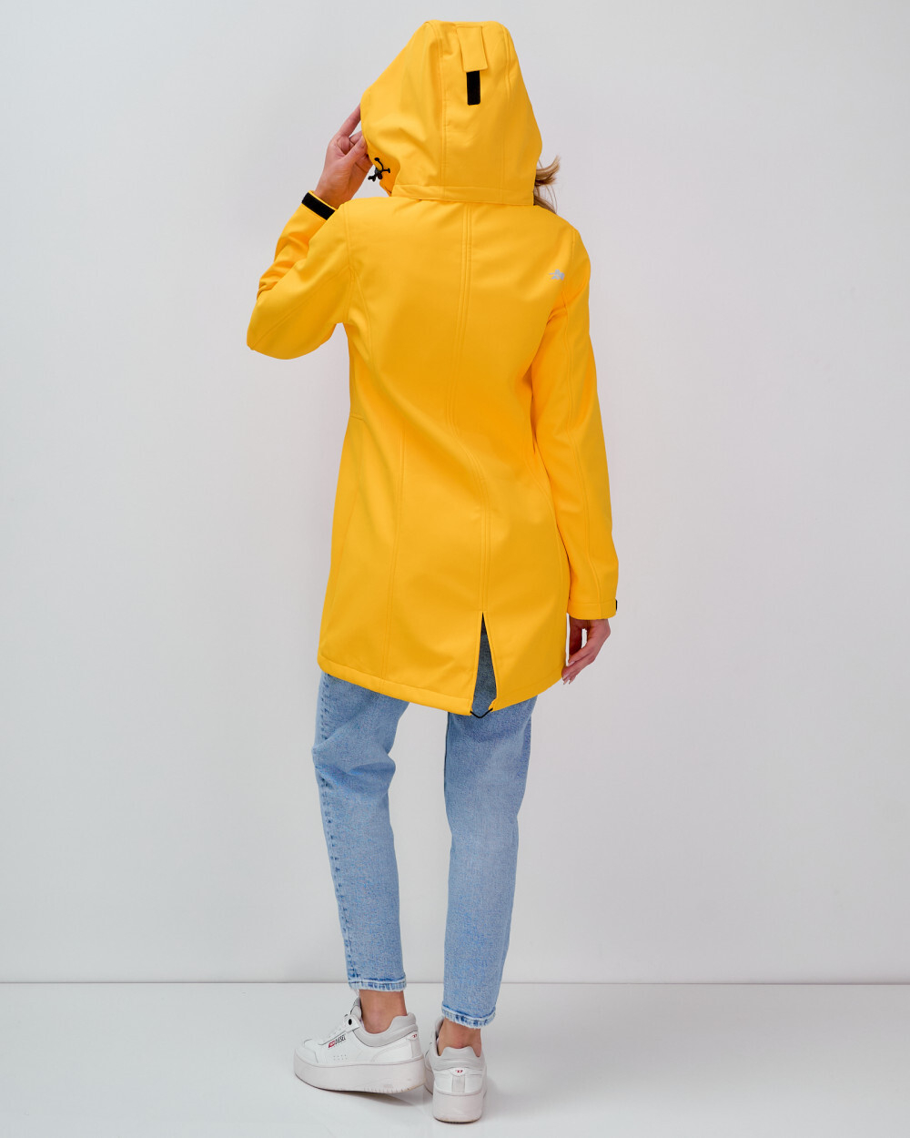 Парка спортивная женская с капюшоном softshell желтого цвета 9568J