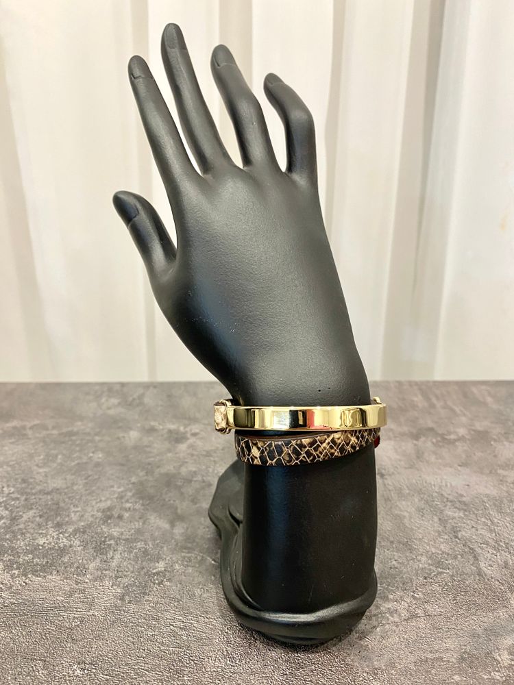 Браслет на кнопках гладкая золотая пластина на коричневой коже &quot;питон&quot;