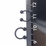 Подкова для пирсинга с шариками 3 мм с двумя прозрачными кристаллами, диаметр 8 мм, толщина 1,2 мм. Сталь 316L, черная. 1 шт