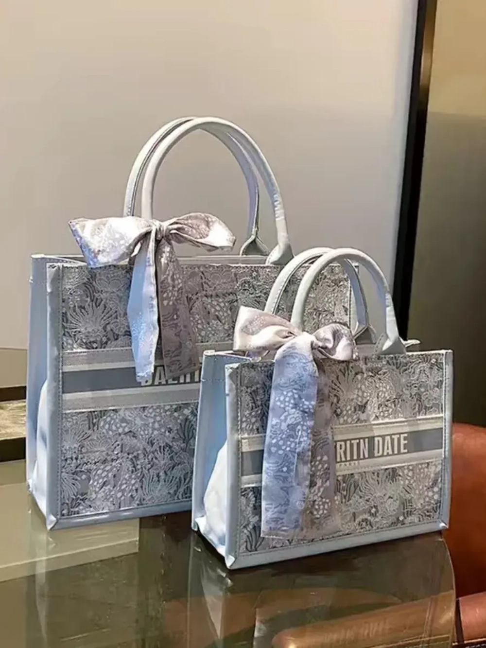 Сумка для учебы большая а4 тоут серая y2k с бантиком