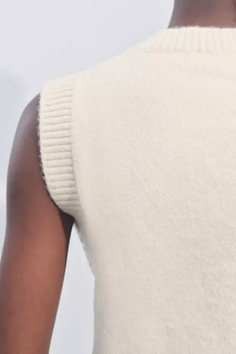 ZARA ОДНОТОННЫЙ ТРИКОТАЖНЫЙ ЖИЛЕТ, ЭКРЮ