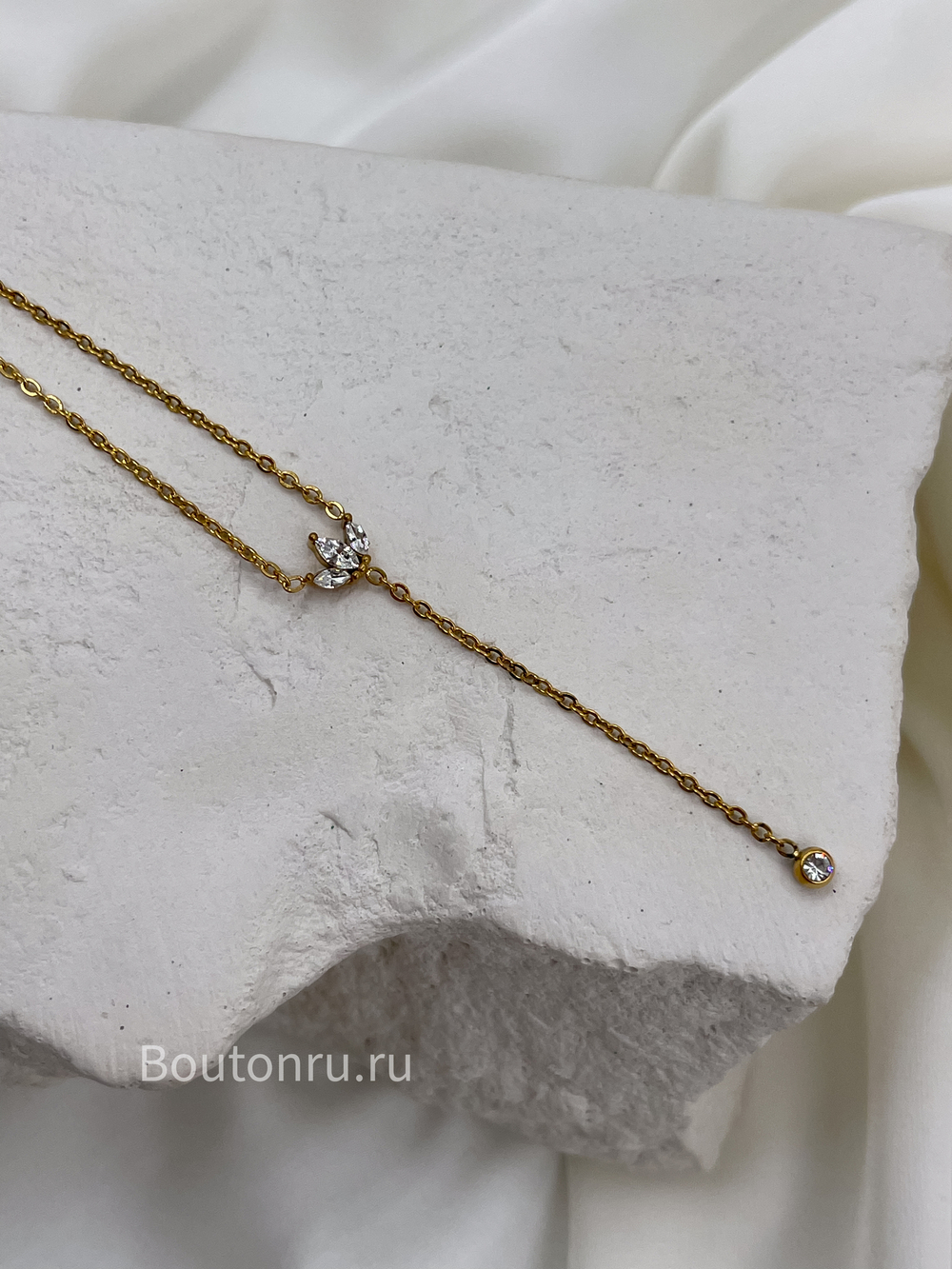 Колье (сотуар) золотистое  цветок со стразами