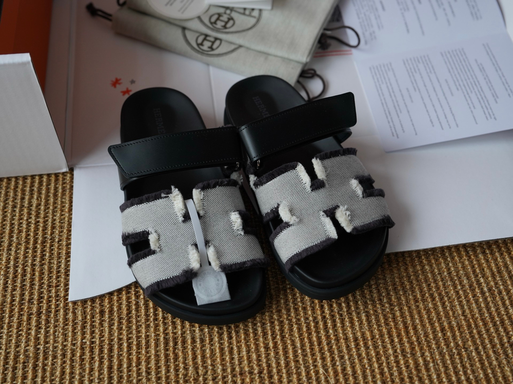 Сандалии из натуральной кожи и текстиля