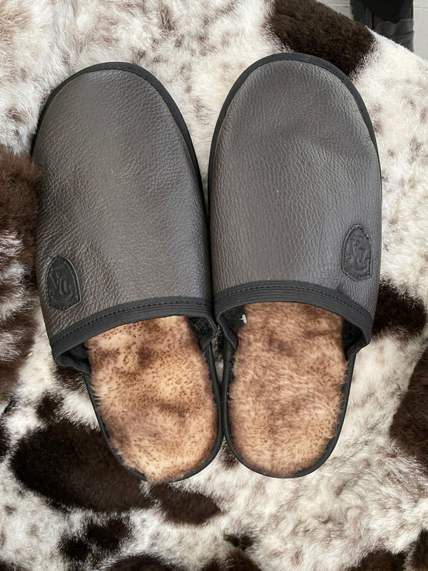 Тапочки из натуральной овчины . На твердой подошве