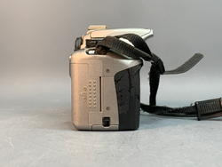 Canon 350D Body Встроенная вспышка не может подняться самостоятельно