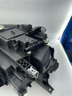 Оригинальная передняя фара Volkswagen Lamando (разборка)