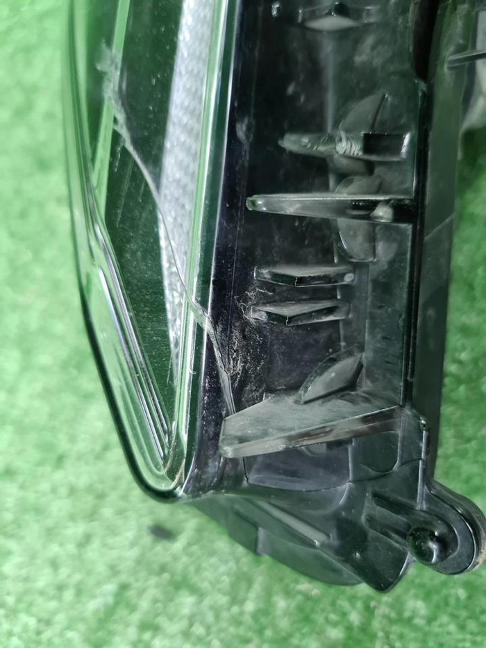 Битая Фара левая Toyota Camry xv70 (2017-н.в.) LED
