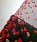 Вышивка на сетке сердечки на черном К112 левая