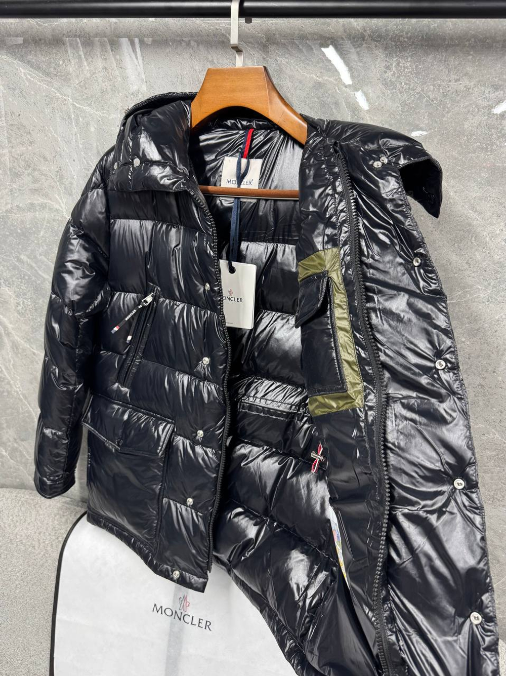 Пуховик Moncler