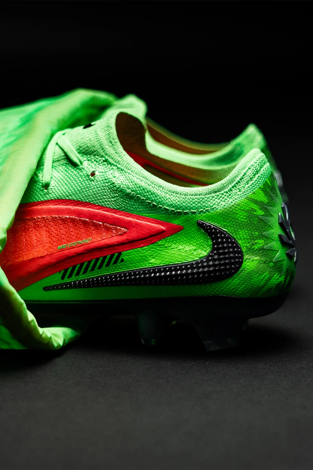 Бутсы Nike Phantom 6 Low Elite Erling Haaland FG