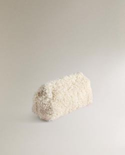 ZARA HOME КОСМЕТИЧКА СРЕДНЕГО РАЗМЕРА ИЗ ИСКУССТВЕННОГО МЕХА, ЭКРЮ