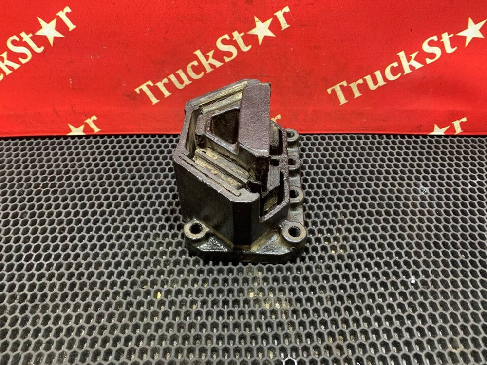 Подушка двигателя передняя 2024г