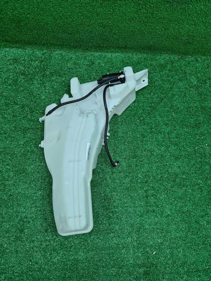 Бачок омывателя Land-Rover Discovery Sport (19-нв)