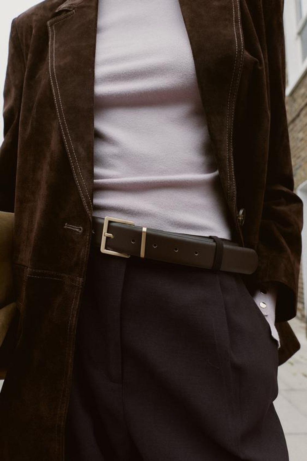 ZARA БРЮКИ С ЗАЩИПАМИ И РЕМНЕМ, ТЕМНО-КОРИЧНЕВЫЙ