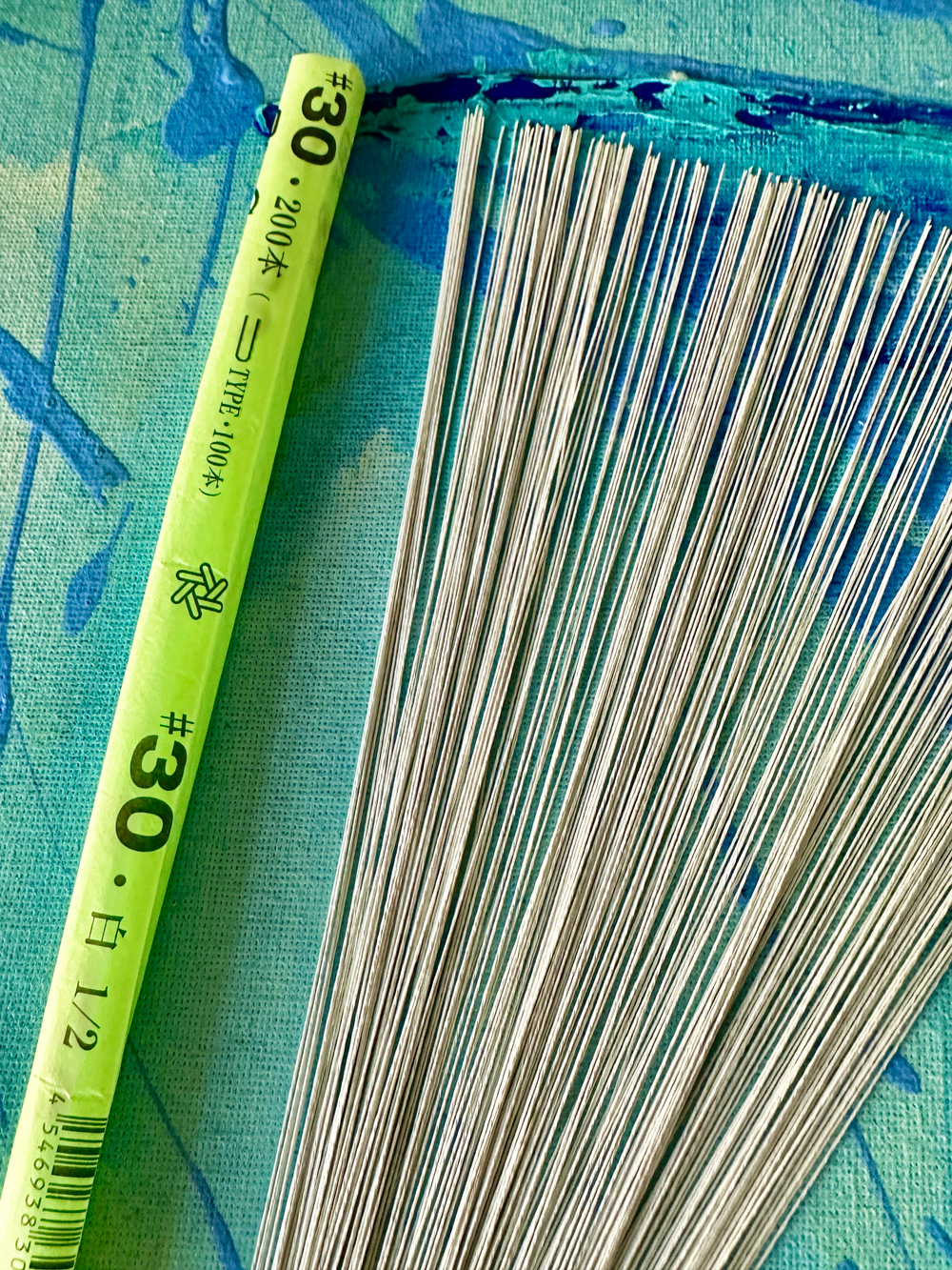 Проволока длинная японская формат U в зеленой упаковке № 30 Белая, 0,25мм * 72 см длина согнута пополам, 100 штук.