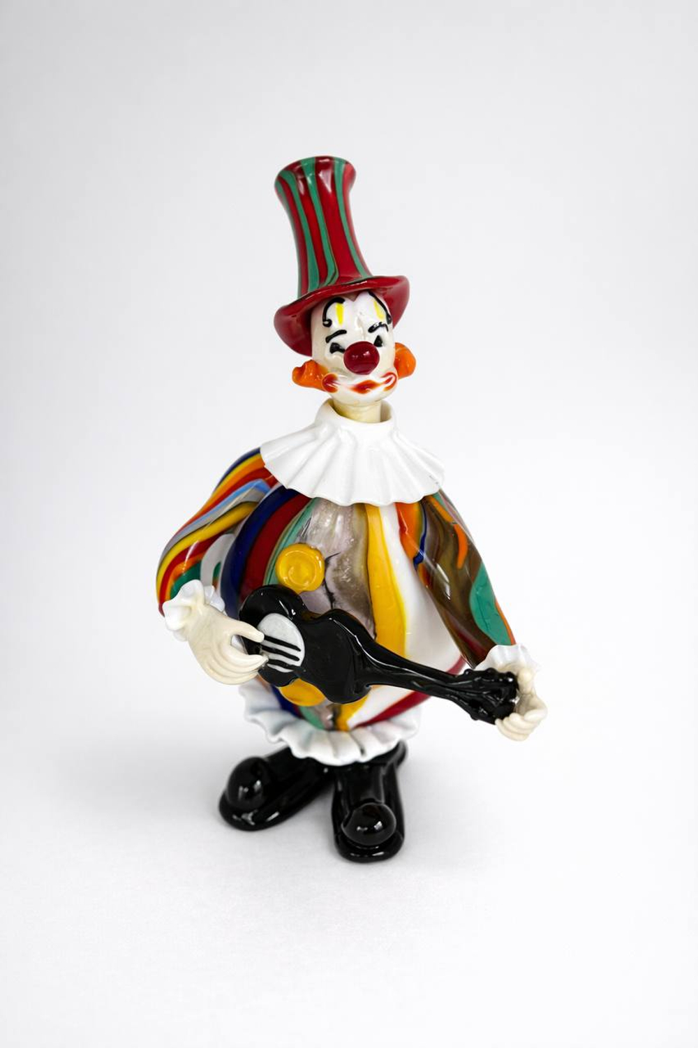 Клоун Тондо с гитарой