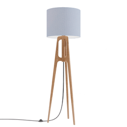 Дизайнерский торшер Elegante из массива дуба на белом фоне