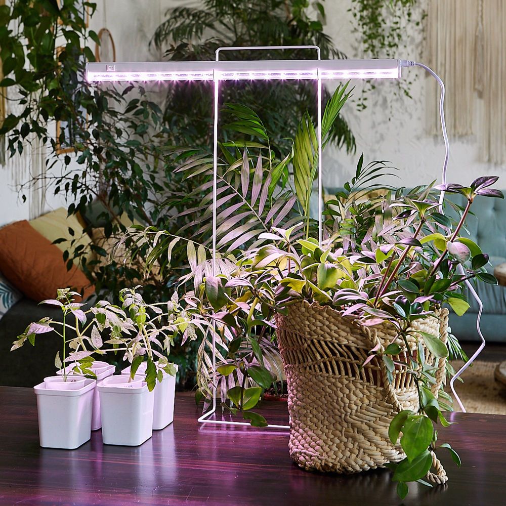 ULI-P12-10W-SPLE IP40 WHITE Светильник для растений светодиодный линейный. 560мм. выкл. на корпусе. Спектр для фотосинтеза. TM Uniel