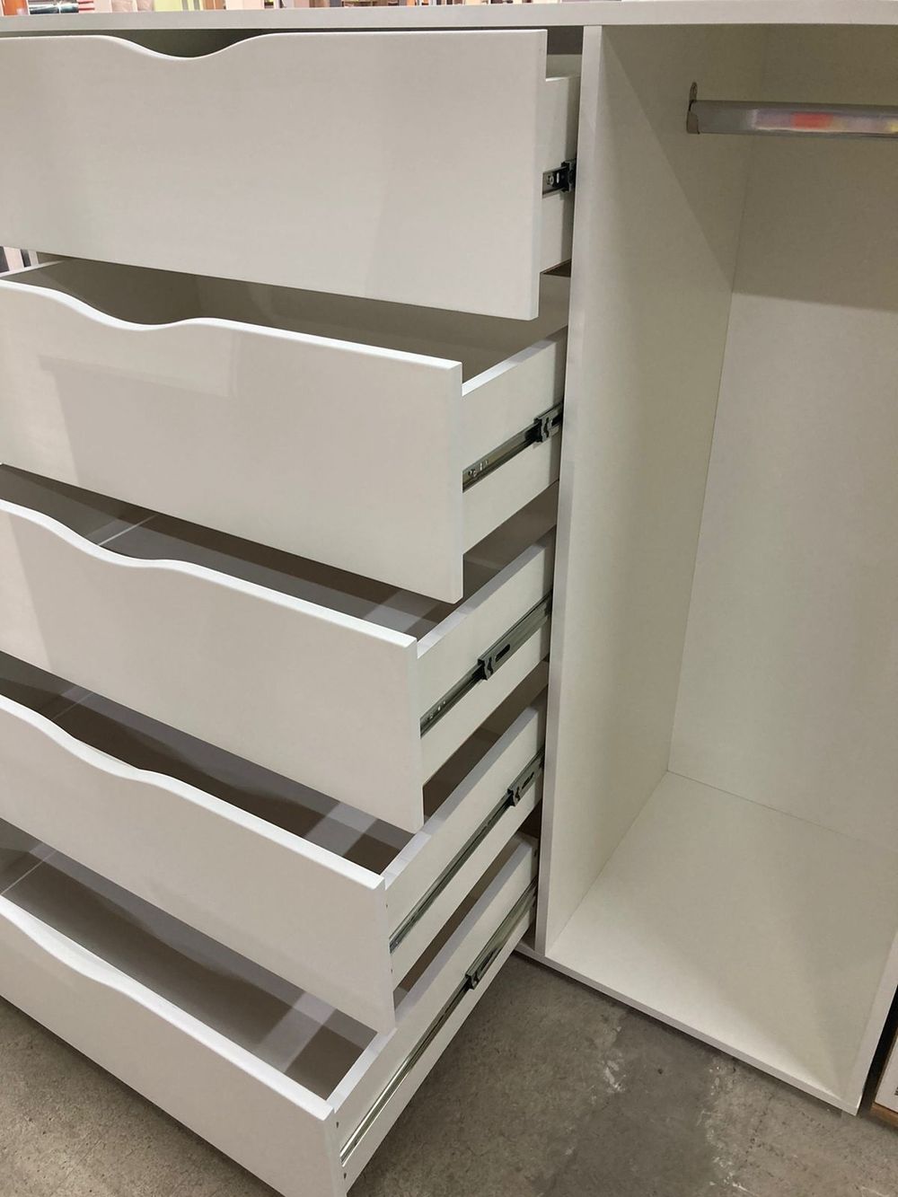 Комод 5 ящиков со штангой МДФ софт белый/белый