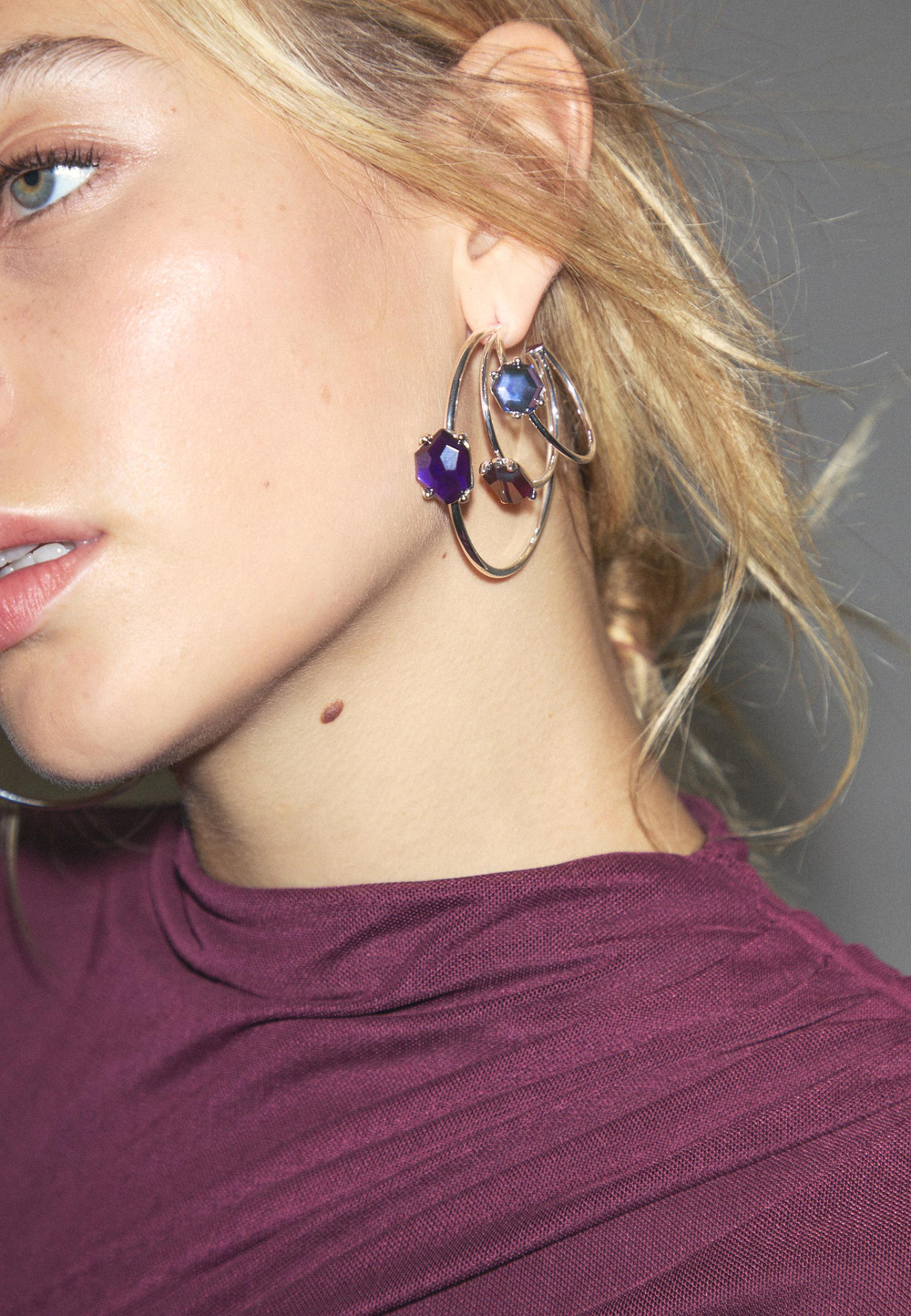 STRADIVARIUS Длинные серьги-кольца со стразами, серый