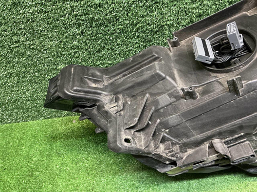 Фара правая Volvo XC60 2 (2017-2021) LED