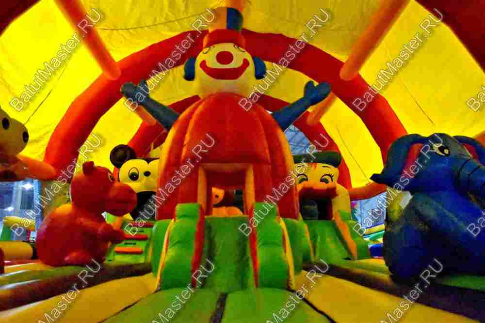 Надувной батут "Зверята с крышей 3" со скалодромом, 11*7*6 м