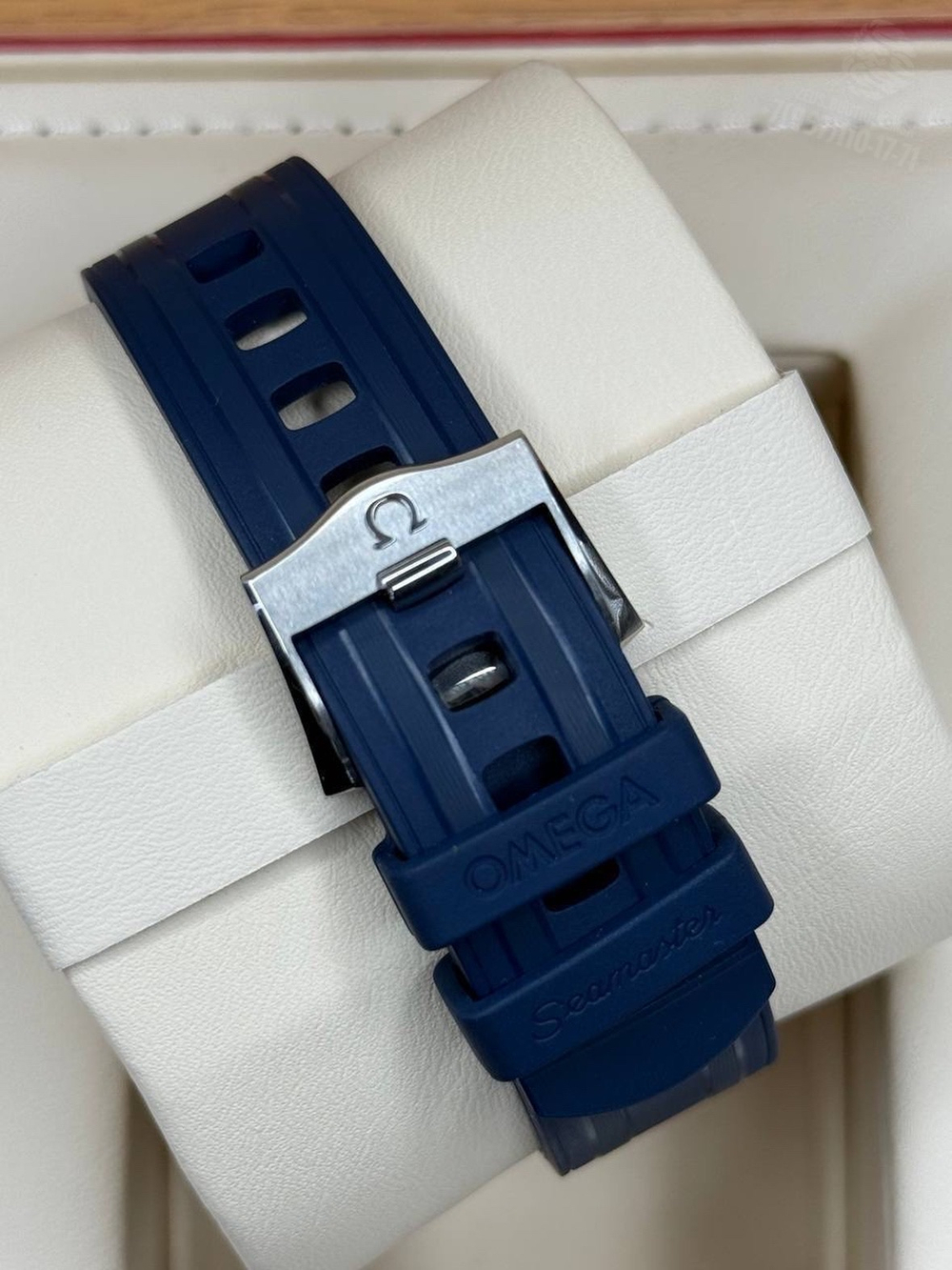 Часы Omega Seamaster Driving