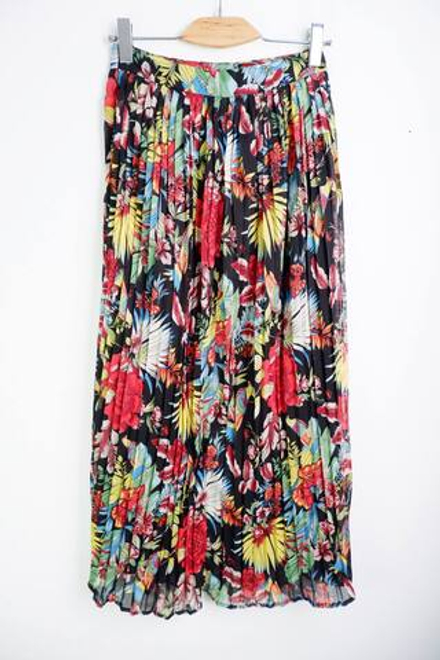 Юбка-плиссе Mela красивой расцветки, маркировка 38, визуально на 44 размер