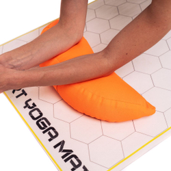 Подушка для медитации полумесяц Рамайога