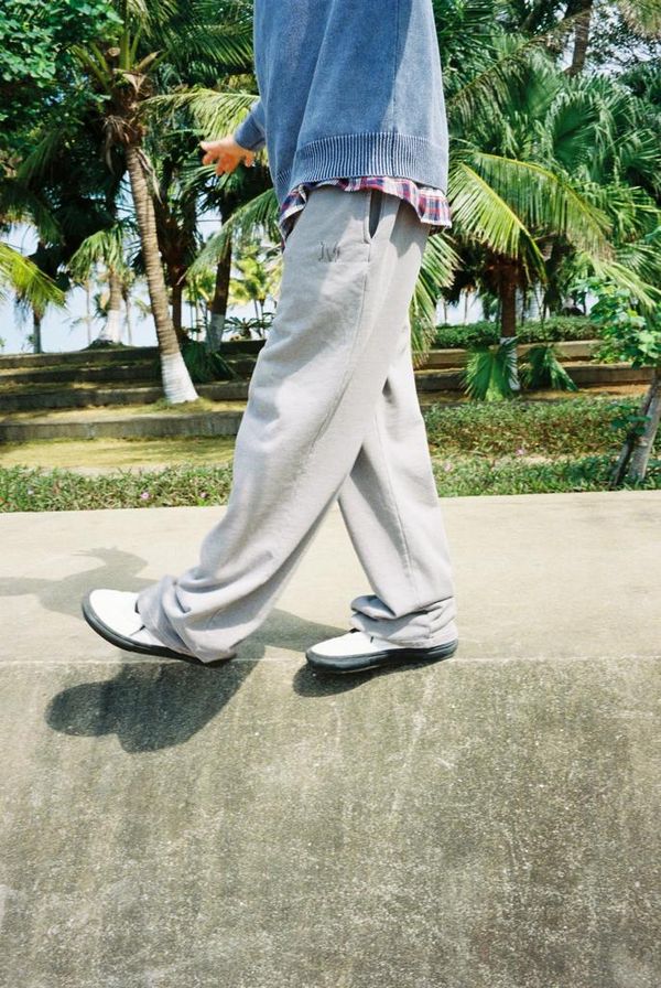 Брюки Sweatpants light grey/wash светло-серые - фото 2