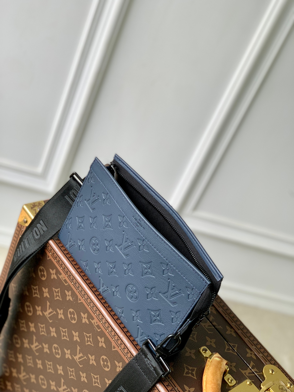 Louis Vuitton Gaston Wearable Wallet