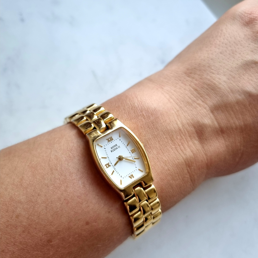 Часы Anne Klein золотые