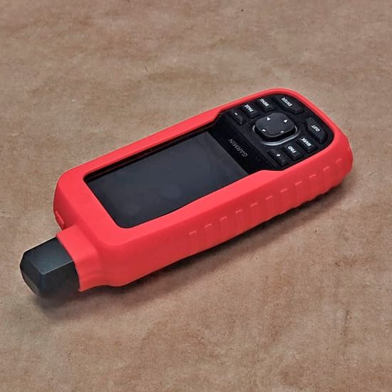 Чехол для Garmin GPSMAP 67/66 силиконовый (Красный)