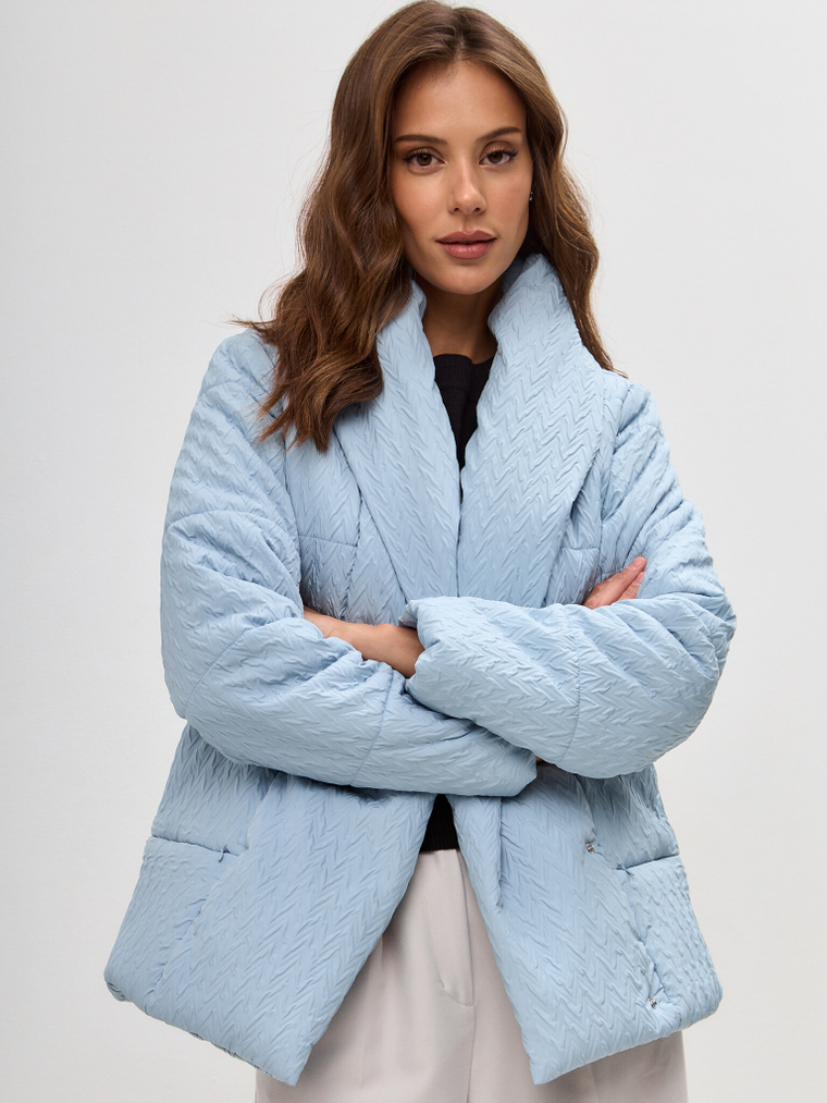 Куртка приталенная из фактурной ткани