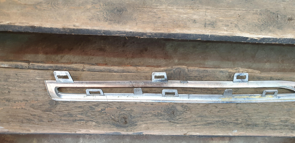 Молдинг решетки радиатора Mercedes GLC (X253) 15-19 Б/У Оригинал A2538880185