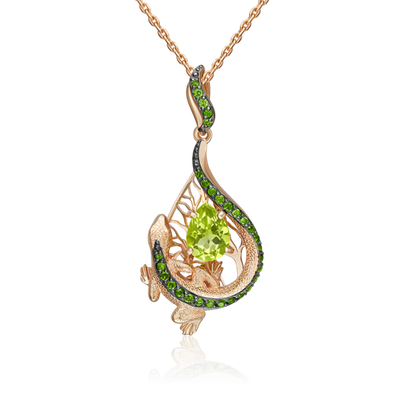 Подвеска «Зелёная ящерица» из красного золота с хризолитом и хромдиопсидами