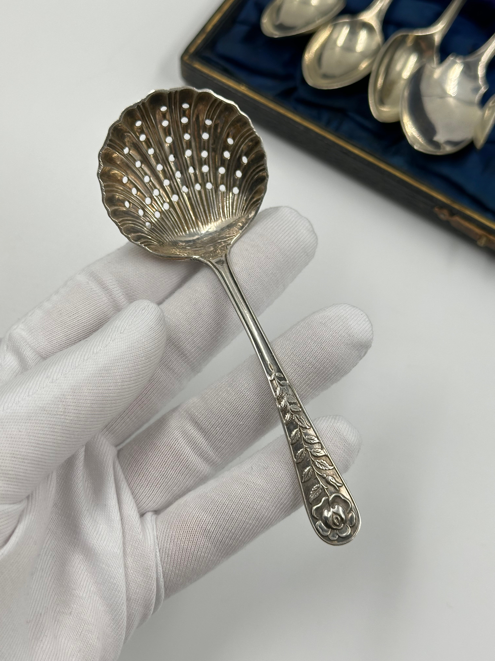 Набор посербренных приборов