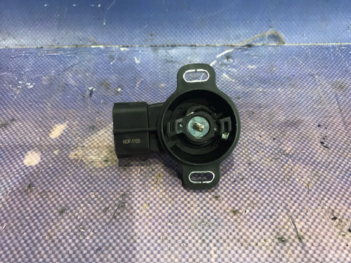 Датчик положения дроссельной заслонки TOYOTA CELSIOR 1988-1996