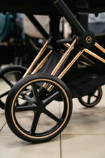 Коляска 3 в 1 Cybex Priam IV Rosegold complete и автокресло Cloud T i-Size Cozy Beige Plus Cozy Beige