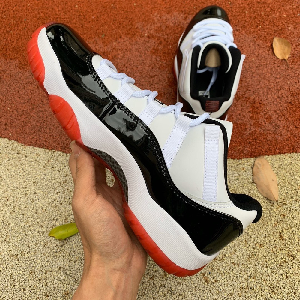 Air Jordan 11 LOW 'CONCORD-BRED'