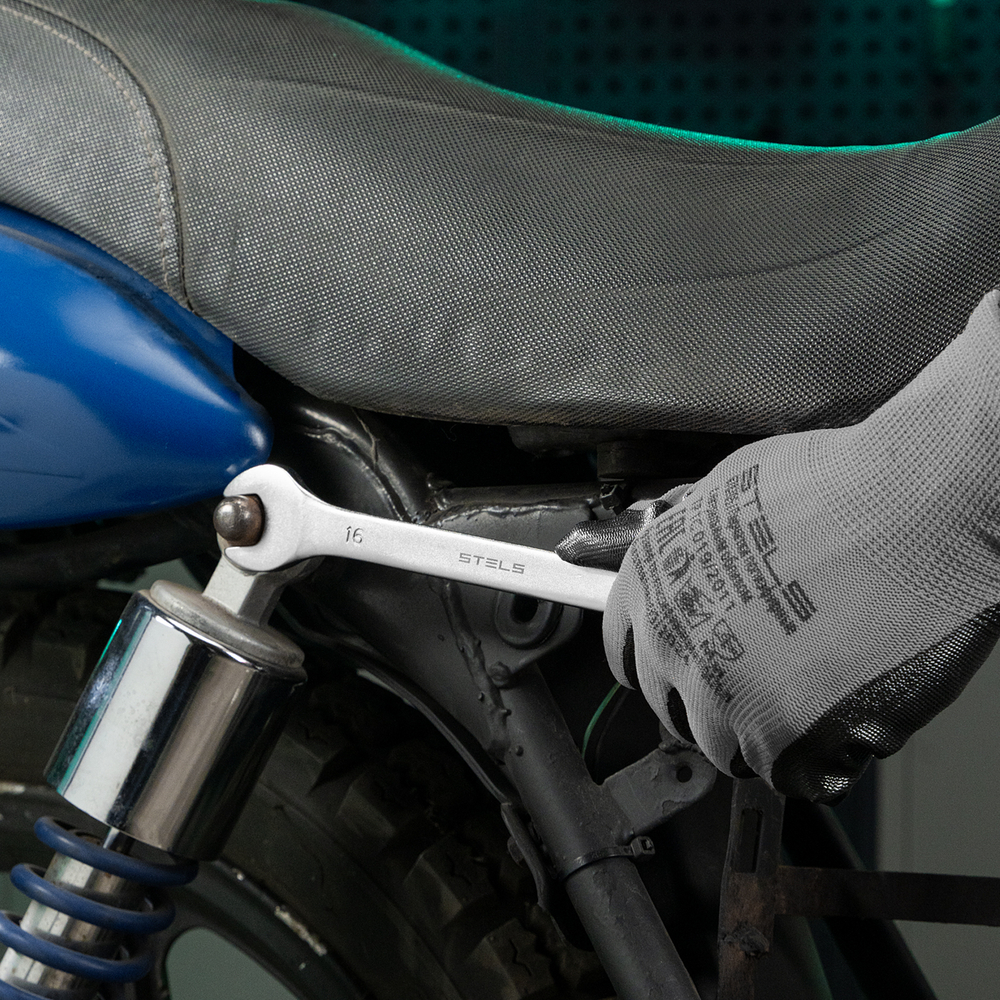 Ключ комбинированный, 16 мм, CrV, матовый хром Stels 15221