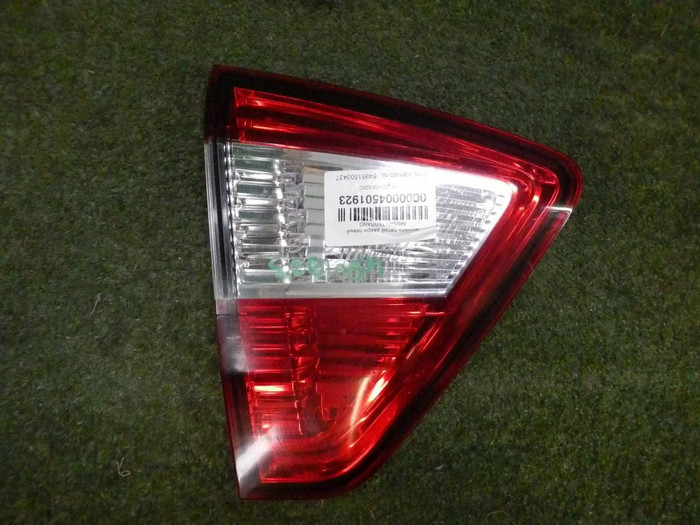 Фонарь левый внутренний Nissan Terrano (2014-2022)