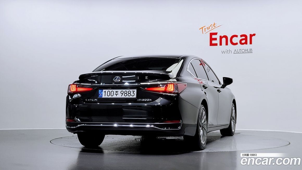 Lexus ES300h 7 Generation Luxury Plus (04.2021)