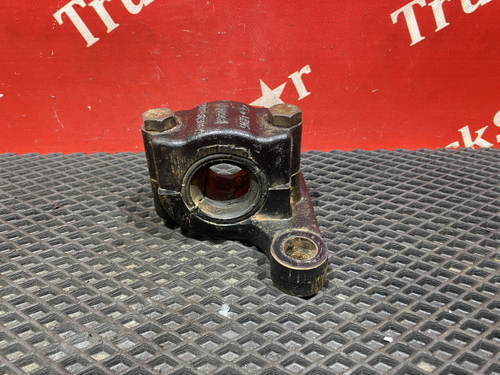 Кронштейн переднего стабилизатора правый 2023г