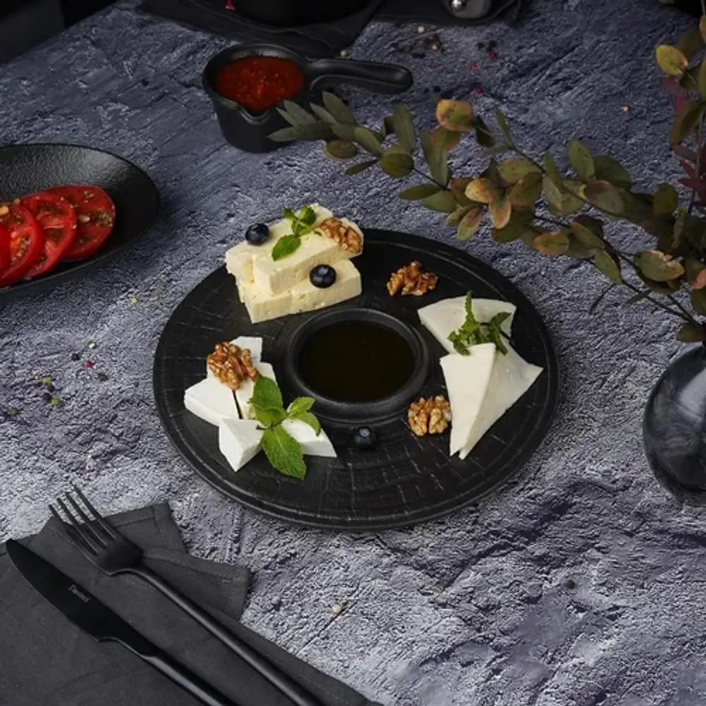 Блюдо круглое d 25 см c емкостью для соуса Black Raw Stellar P.L. Proff Cuisine [1]